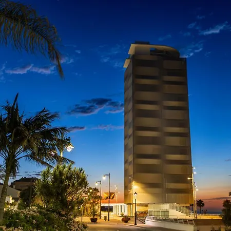 Moderno Piso Centrico 3 Junto Al Mar Y Parking Apartamento
